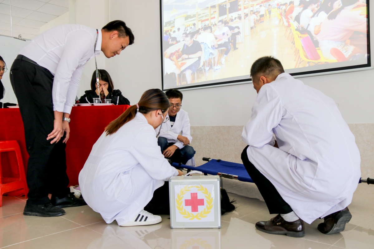 食品安全應(yīng)急演練2.jpg 食品安全應(yīng)急演練2.jpg