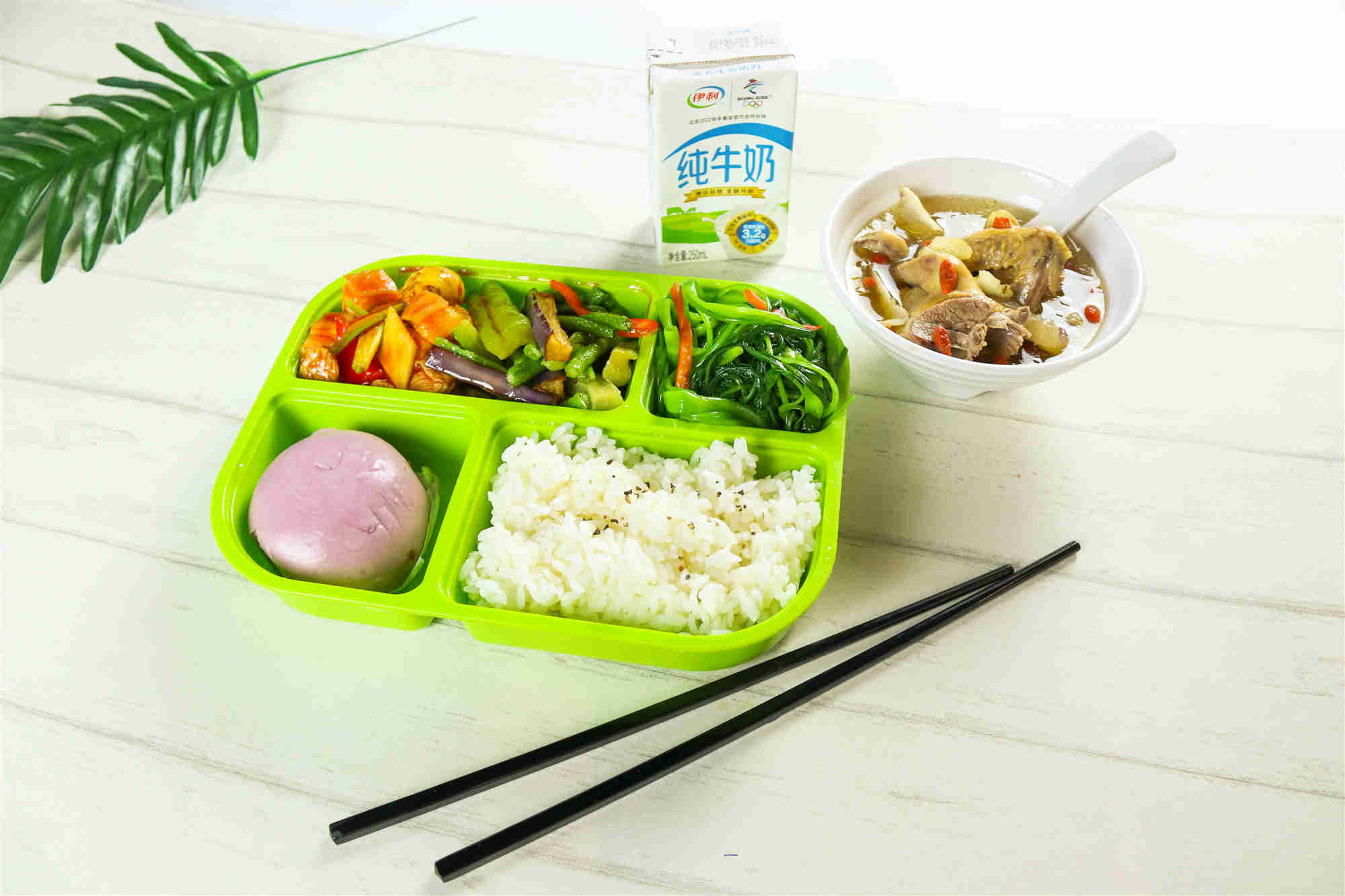 學(xué)生營養(yǎng)餐.jpg 學(xué)生營養(yǎng)餐.jpg